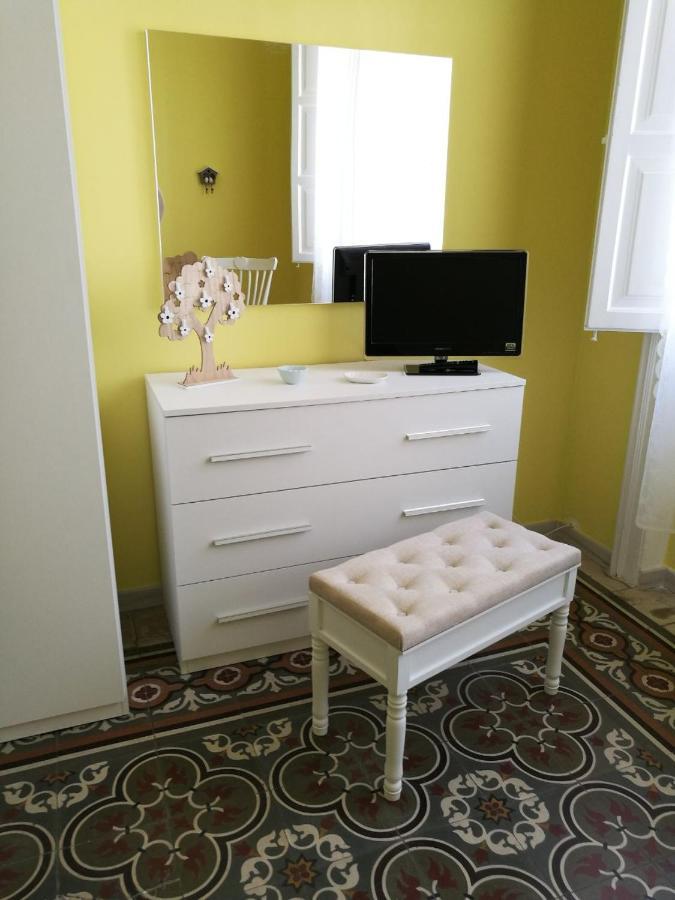 Appartamento Cuore Al Centro Di Таранто Екстериор снимка