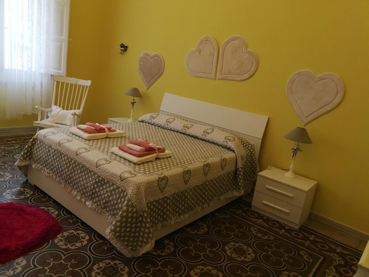Appartamento Cuore Al Centro Di Таранто Екстериор снимка