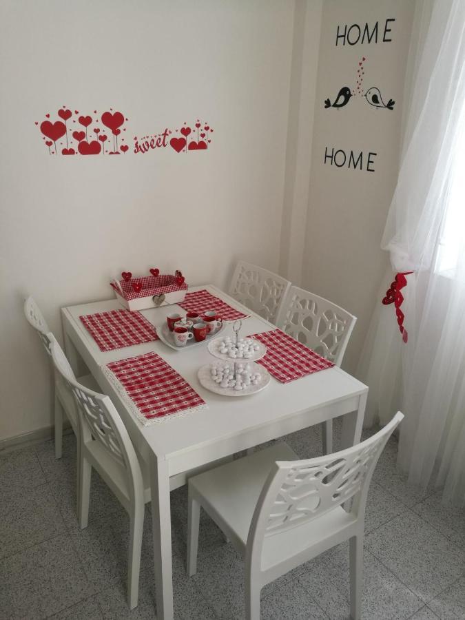 Appartamento Cuore Al Centro Di Таранто Екстериор снимка